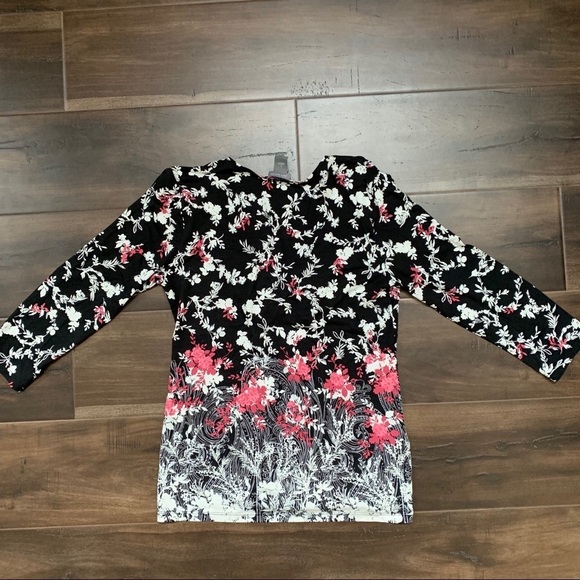 AT Floral Top - Picture 4 of 5